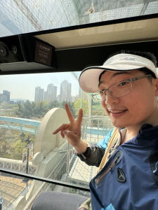 모노레일을 타며 찍은 사진
