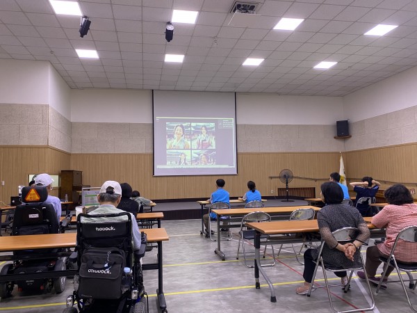 빙 크리에이터로 그림을 그리는 방법을 설명하고 있습니다.