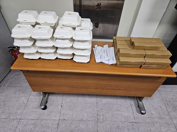 1차 활동지원사 보수교육에는 개별포장한 간식과 김밥을 다과로 준비하였다. 1차 활동지원사 보수교육에는 개별포장한 간식과 김밥을 다과로 준비하였다.