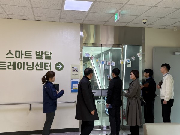 기관 라운딩(상상놀이터)를 하고 있습니다.