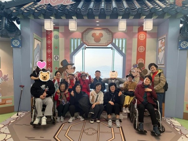 롯데타워에서의 단체사진