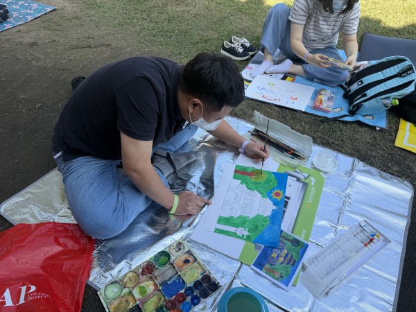 2026 서울발달장애인 사생대회_평생교육반 그림 그리는 모습1