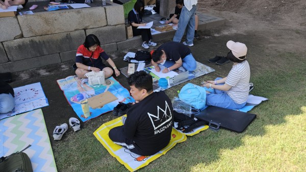 2026 서울발달장애인 사생대회_평생교육반 그림 그리는 모습2