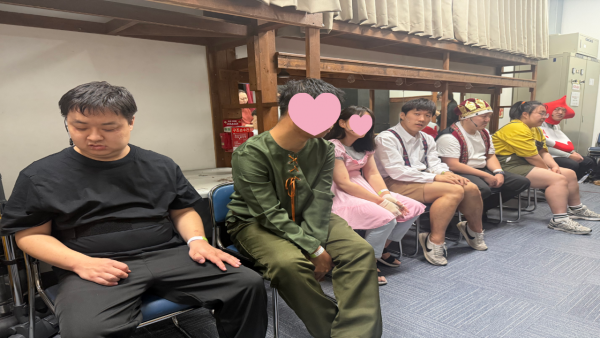 대기실에서 쉬는 모습