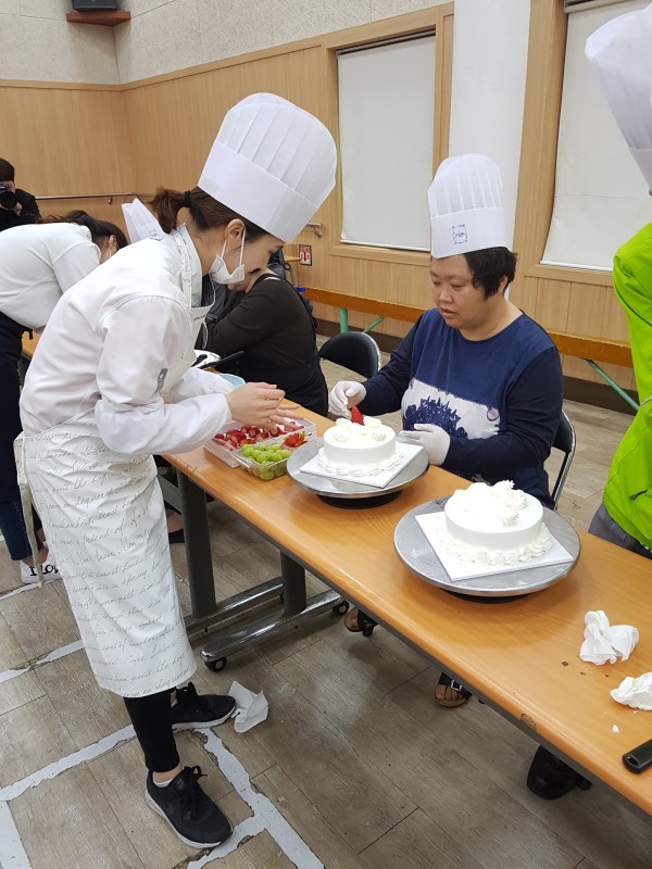 SPC식품과학대학 케익만들기 행사실시 사진