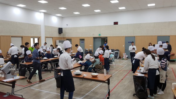 SPC식품과학대학 케익만들기 행사실시 사진
