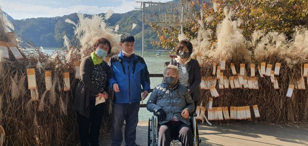 억새꽃앞에서