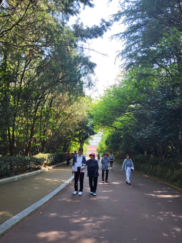 동백섬에서 좋은 공기는 회원들의 마음을 즐겁게 합니다.